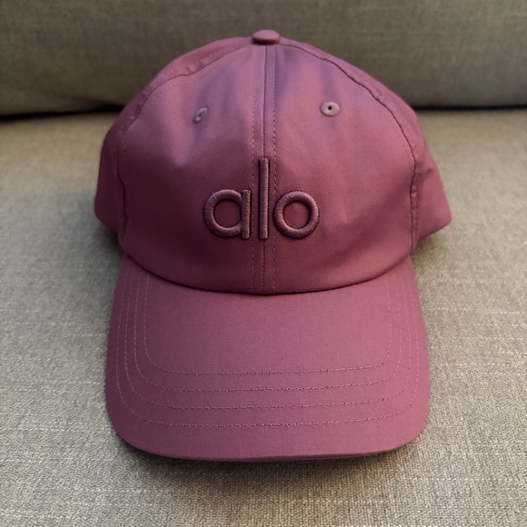 Alo Yoga Off-Duty Cap Soft Mulberry - Picture 2 of 8